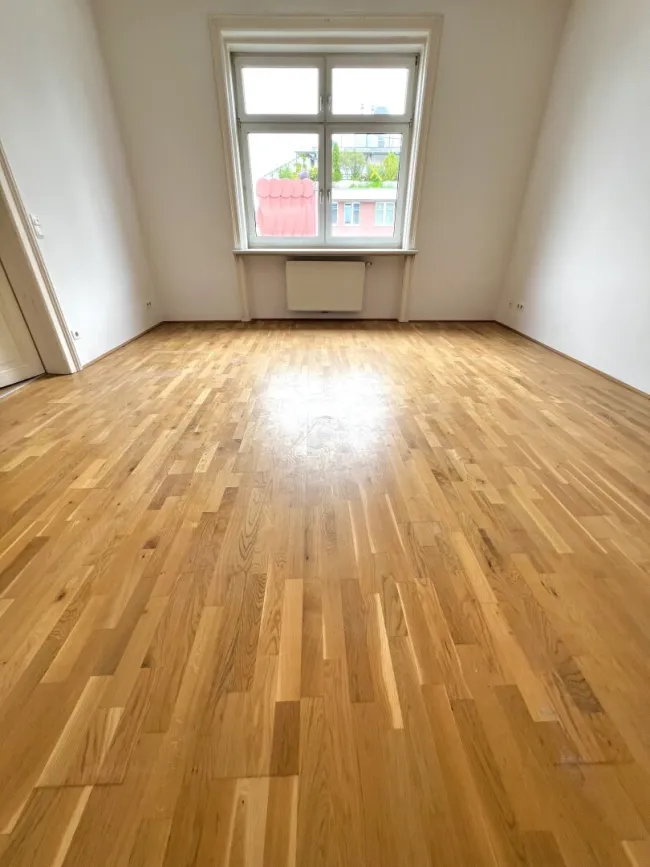 Einziehen und Wohlfühlen - Stilvoll sanierte 3 Zimmer Wohnung in bester Lage - Bild
