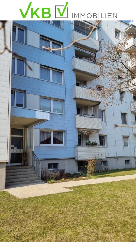 BESTLAGE FROSCHBERG – Stilvolles Wohnen auf 4 Zimmern mit Loggia und Garage