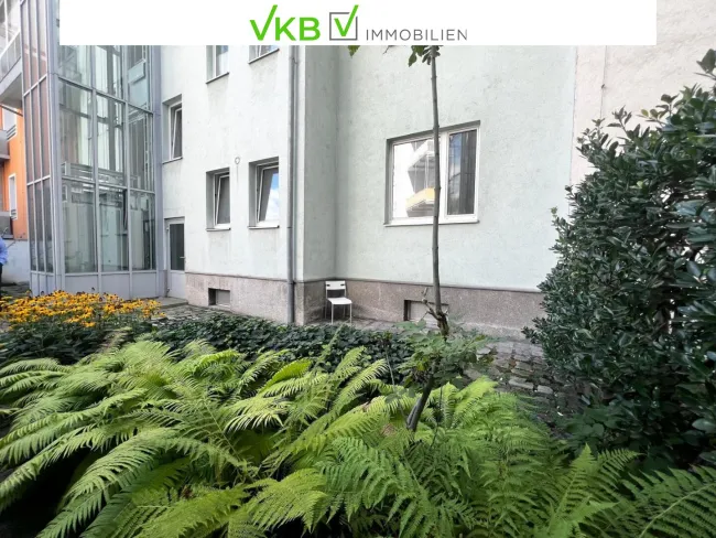 Helle und geräumige 3 - Zimmer Wohnung in guter Lage mit großzügiger Dachterrasse und Lift - Titelbild