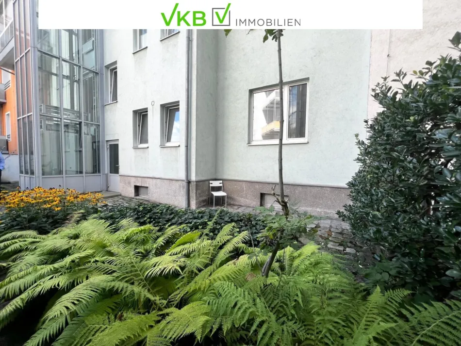 Helle und geräumige 3 - Zimmer Wohnung in guter Lage mit großzügiger Dachterrasse und Lift - Titelbild