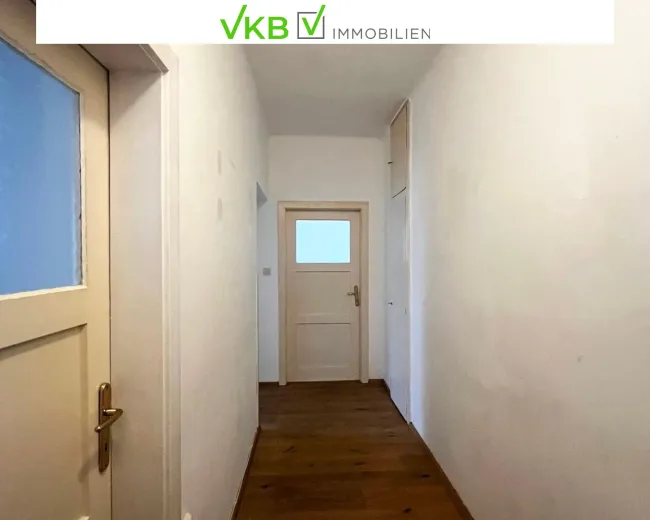 Helle und geräumige 3 - Zimmer Wohnung in guter Lage mit großzügiger Dachterrasse und Lift - Bild
