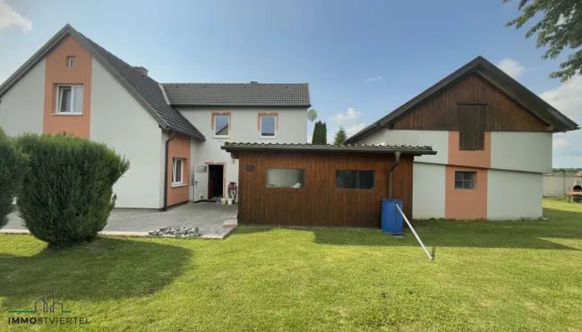Einfamilienhaus mit Nebengebäude und Carport in Wieselburg! - Bild