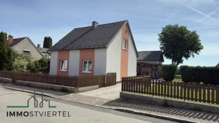 Einfamilienhaus mit Nebengebäude und Carport in Wieselburg! - Bild