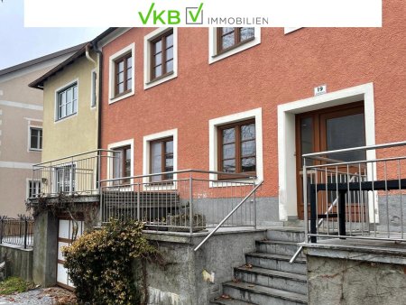 Vielseitig nutzbares Mehrfamilienhaus mit Entwicklungspotenzial in zentraler Lage!