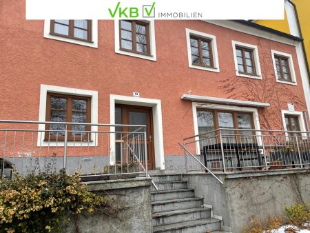 Vielseitig nutzbares Mehrfamilienhaus mit Entwicklungspotenzial in zentraler Lage!