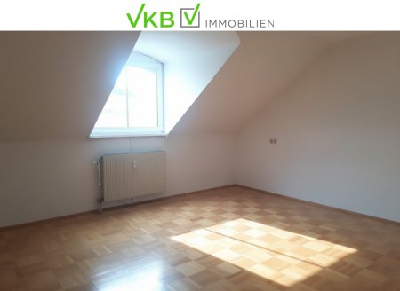 Bad Schallerbach: Dachgeschoßwohnung mit 2 Balkone zu vermieten!