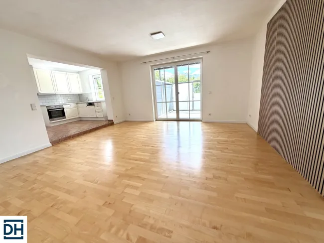 Grosszügige 2 Zi. Wohnung mit Terrasse in Walserberg - Titelbild