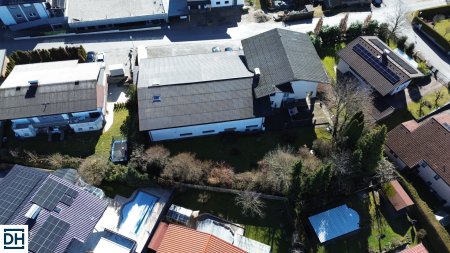 Vielseitiges Betriebsgelände mit Halle und Bürofläche sowie Wohnung in verkehrsgünstiger Lage in Eugendorf