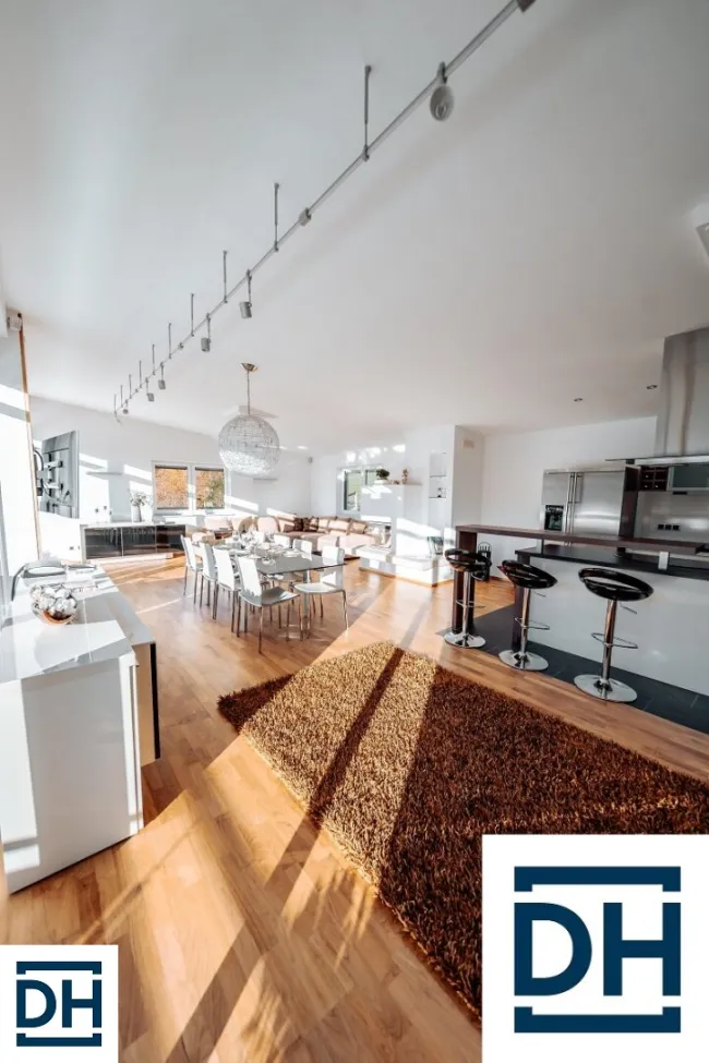 Exklusives Penthouse hochwertig möbliert inkl. sonniger Panoramaterrasse und Homeofficebereich - Bild