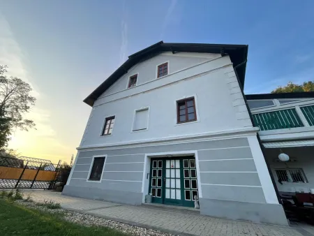 Großes Bürgerhaus mit 3 Wohneinheiten in Hadersdorf