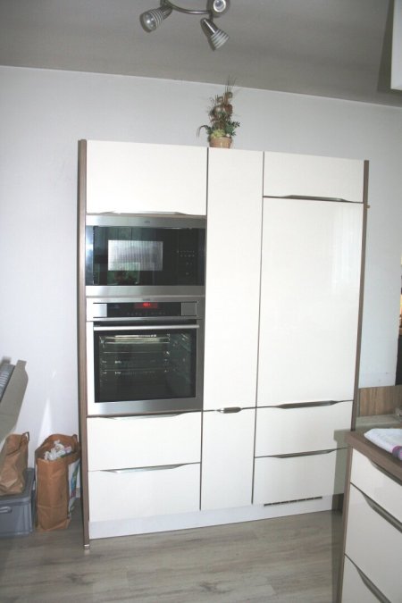 Großes Einfamilienhaus mit Doppelgarage