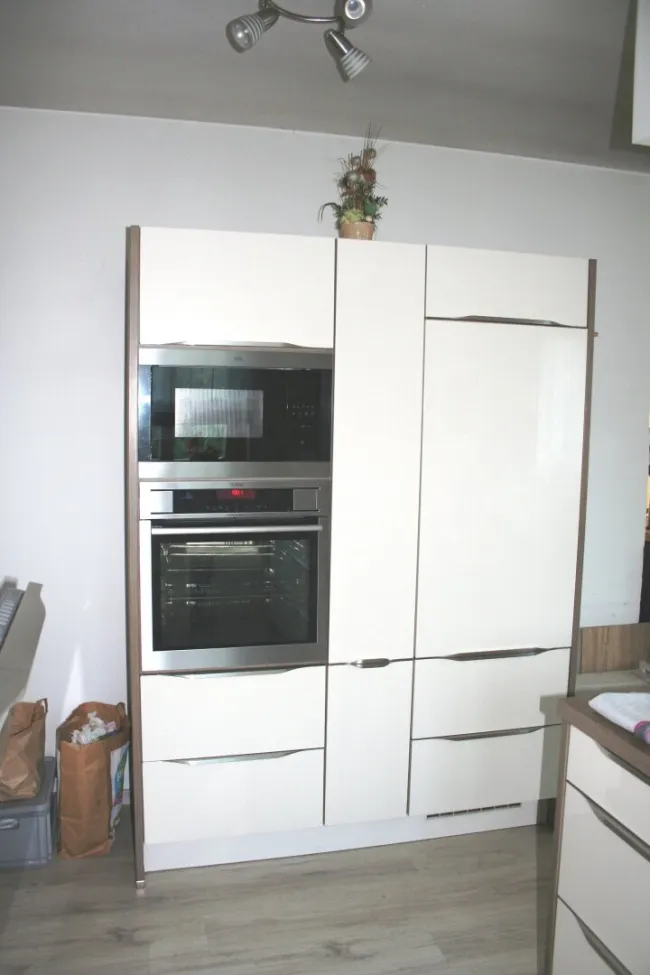 Großes Einfamilienhaus mit Doppelgarage - Bild