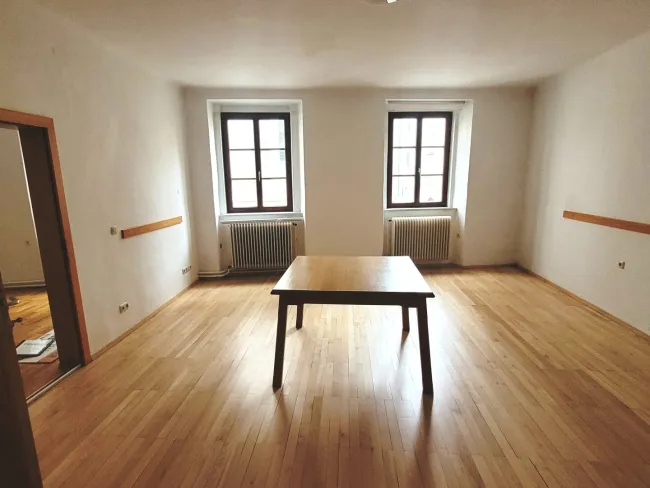 Große Praxis oder Büro im Ybbser Altstadtzentrum zu vermieten - Bild