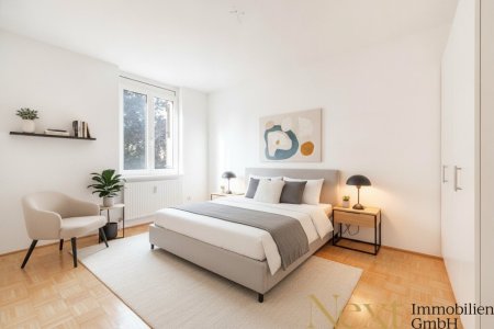 Schlafzimmer II (KI möbliert)