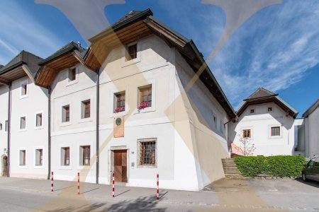 Wohnen mit Geschichte - charmante Altbau-Dachgeschosswohnung in Wels – Top 6 stilvoll wohnen auf ca. 70 m²