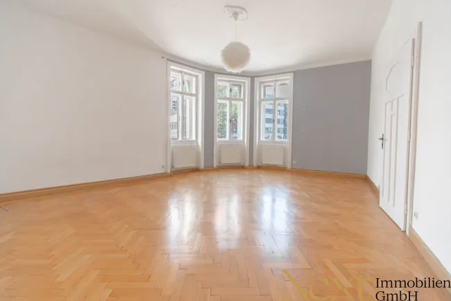 Wohnbereich (KI möbliert)