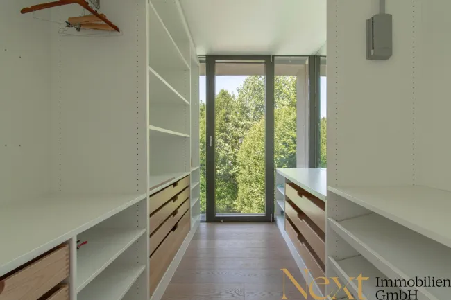Begehbarer Kleiderschrank