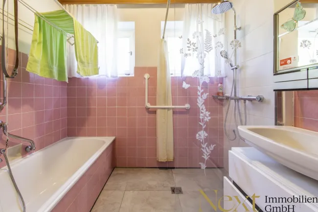 Badezimmer EG