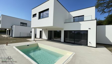 Einzigartige Neubauvilla mit Pool und herrlichen Donaublick!