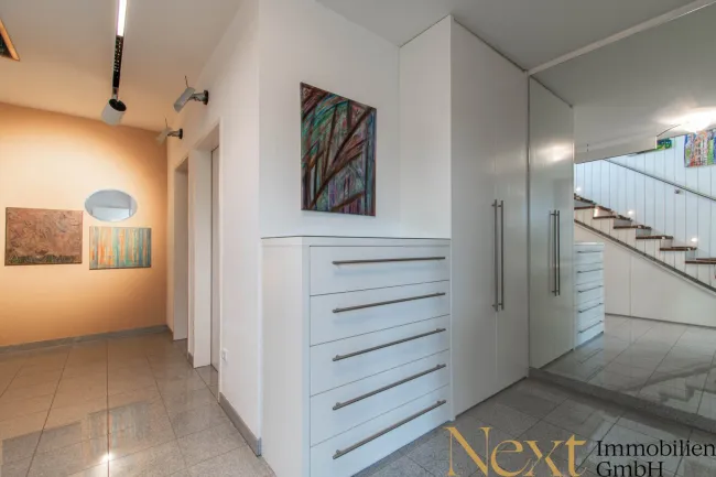 Garderobe EG