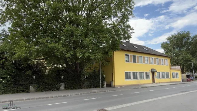 Ehem. Gasthaus mit Wohnungen in zentraler Lage mit Entwicklungspotenzial! - Bild