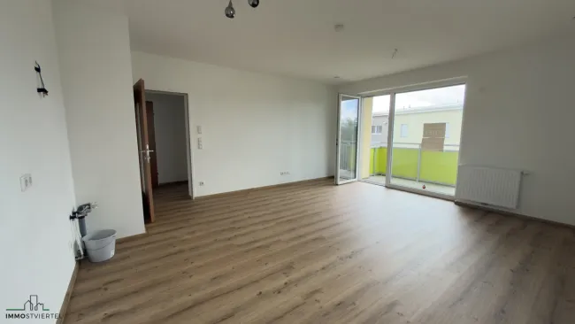 Große Wohnung mit Balkon in zentraler Lage in Ybbs! 1 Monat Mietfrei!! - Titelbild