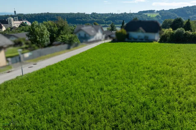 Baurechtsgrundstück in Top Aussichtslage mit Projektentwurf für Bauträger! - Bild