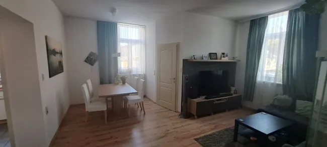 PRACHTVOLLER STILALTBAU, GEPFLEGTE ERDGESCHOSSWOHNUNG, BESTLAGE KORNEUBURG!! - Bild