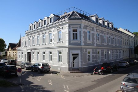 PRACHTVOLLER STILALTBAU, GEPFLEGTE ERDGESCHOSSWOHNUNG, BESTLAGE KORNEUBURG!!