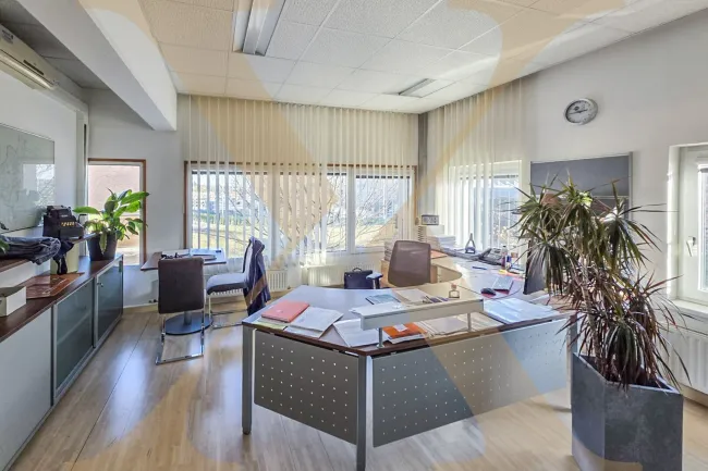 Büro I