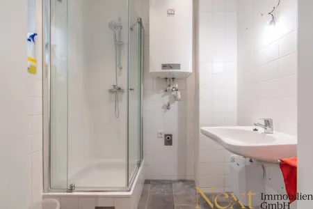 Badezimmer mit Dusche