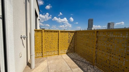Ab Oktober: möblierte und klimatisierte 2-Zimmer-Wohnung mit Terrasse!