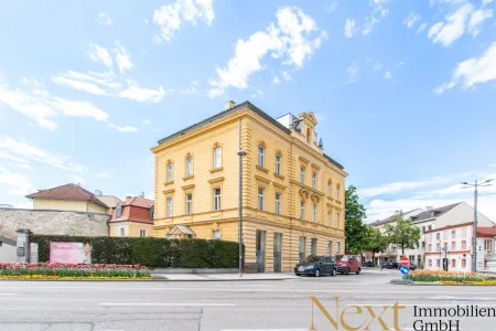 Arbeiten mit Charakter – Hochwertige Büro-/Praxisfläche mit Balkon und Lift im Herzen von Wels!