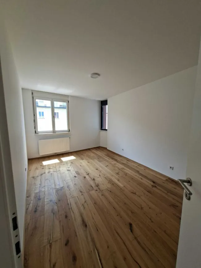 Gudrunstraße: Helle 2-Zimmer Wohnung - Bild