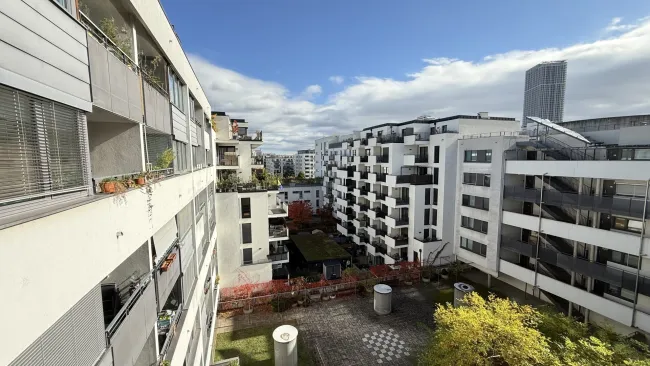 Tokiostraße: 4 Zimmer-Maisonetten-Wohnung mit einer Loggia und Terrasse + optionaler Garagenstellplatz! - Bild