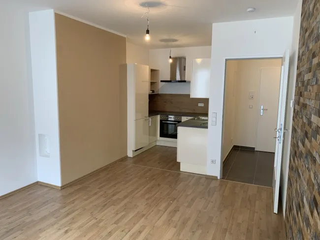 Neuwertige 2 Zimmerwohnung mit südwestlichen Balkon und Stellplatz inklusive! - Bild