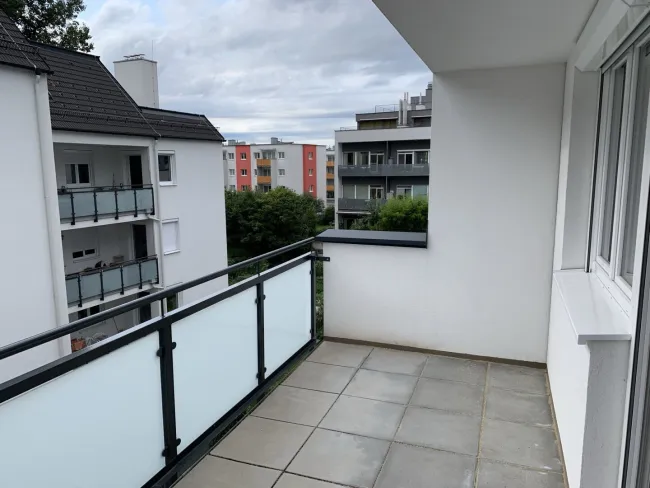 Neuwertige 2 Zimmerwohnung mit südwestlichen Balkon und Stellplatz inklusive! - Titelbild
