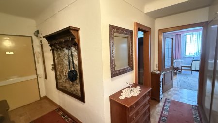 Schickes STUDIO (Ein-Zimmer-Wohnung mit Schlafnische und separater Küche) *nahe der U3-Station!