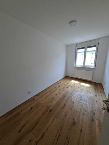 Gudrunstraße: Helle 3-Zimmer Wohnung