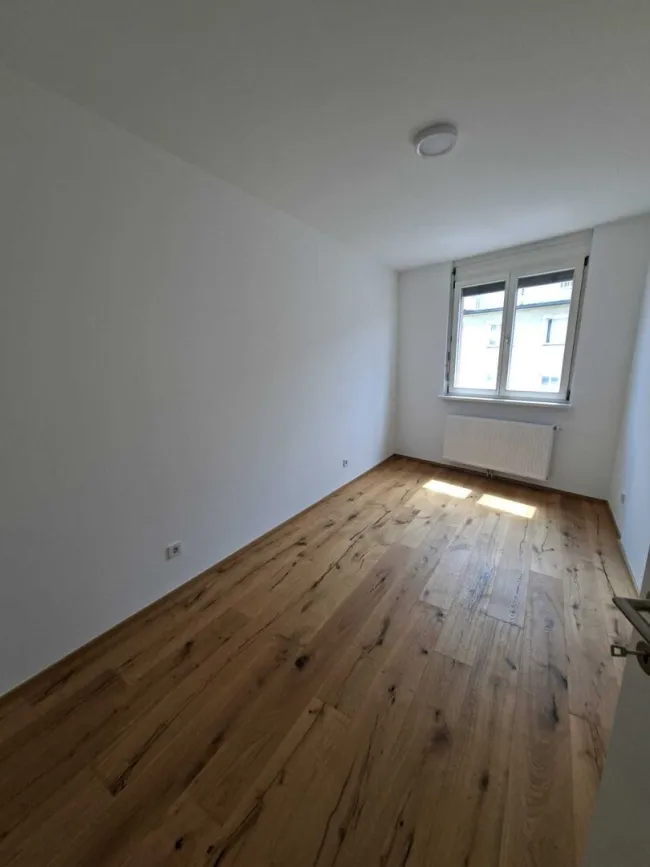Gudrunstraße: Helle 3-Zimmer Wohnung - Bild