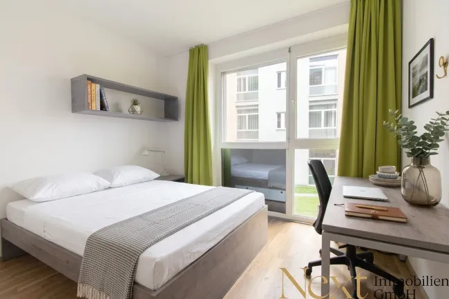 Schlafzimmer II (KI möbliert)