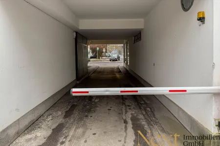 Einfahrt Parkplätze