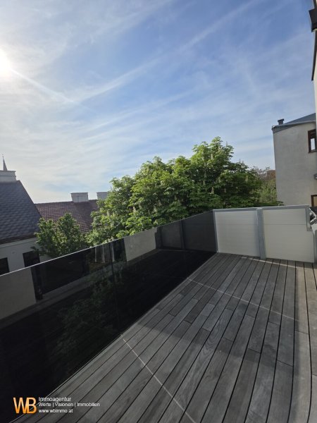 Kein Gas mehr! Top DG Wohnung mit Balkon - 2 großzügige Zimmer, alles auf einer Ebene! Luft-Wasserwärmepumpe, Klima und Photovoltaik!