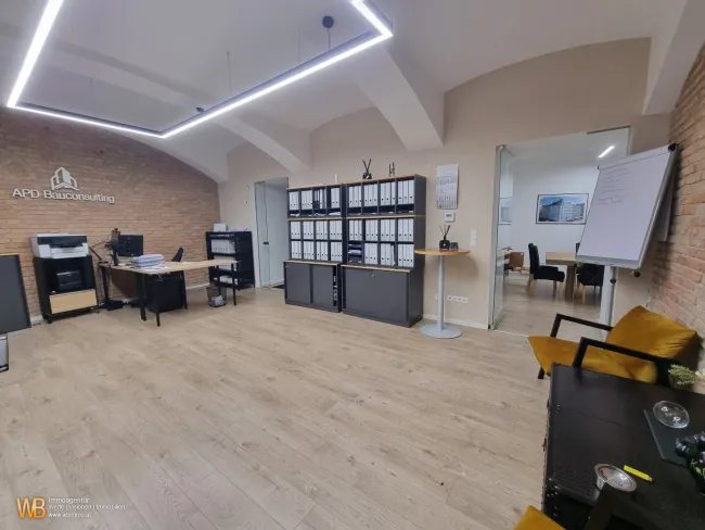 Bestlage Berggasse! Modernes Büro mit 3 Eingängen! - Titelbild