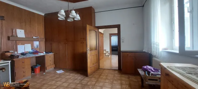 Über 300m² Wohnfläche & Nutzfläche in Ruhelage - Bild