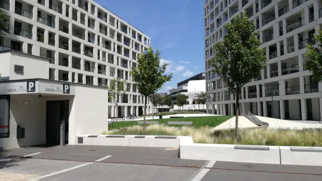 DC-LIVING: Moderne 3-Zimmer-Wohnung mit Loggia & Wellnessbereich nahe der UNO-City! - Titelbild