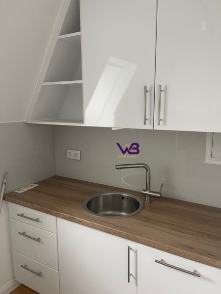 Vollmöblierte 2 Zimmer Dachgeschoßwohnung mit Parkplatzmöglichkeit!