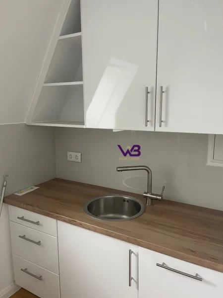 Vollmöblierte 2 Zimmer Dachgeschoßwohnung mit Parkplatzmöglichkeit!