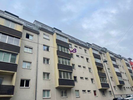 Vollmöblierte 2 Zimmer Dachgeschoßwohnung mit Parkplatzmöglichkeit!