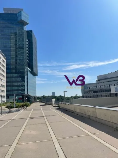 Richtpreis - Mischek Tower- 2 Zimmer- Wohnung plus 17 m² Loggia bei der UNO City. - Bild
